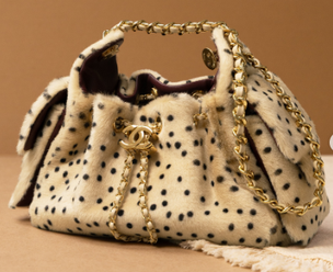 Chanel — CH. 25 PELUCHE