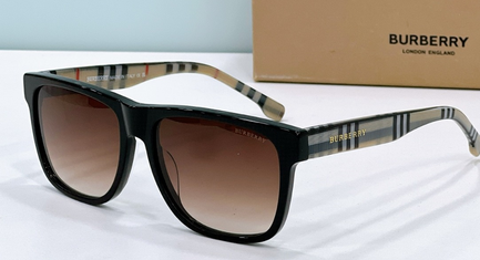 Burberry — BE . 4482 BROWN PRNT.